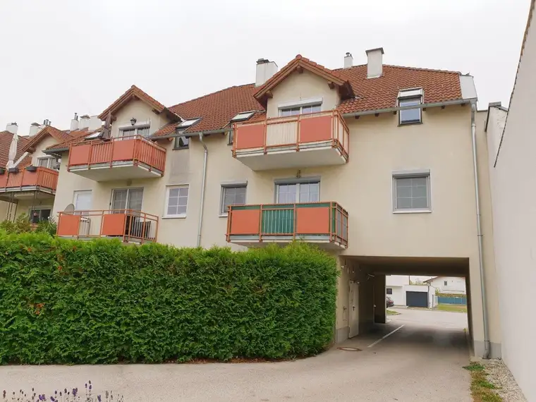 Zwei Zimmerwohnung mit Balkon zu vermieten!