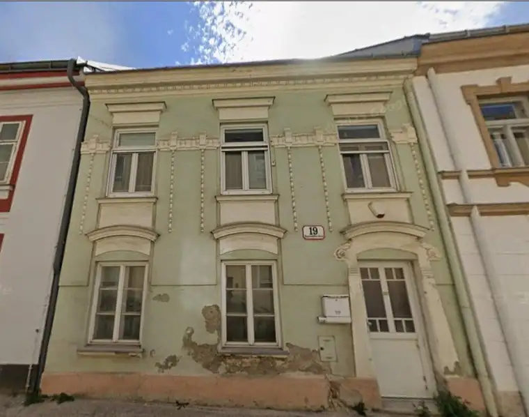 VIEL PLATZ FÜR IHRE WOHNTRÄUME: Großzügiges Stadthaus mit Werkstatt &amp; Roh-Dachboden in Bestlage