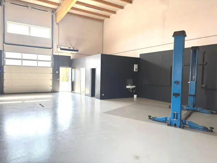Mehrzweckhalle in guter Lage zu vermieten!