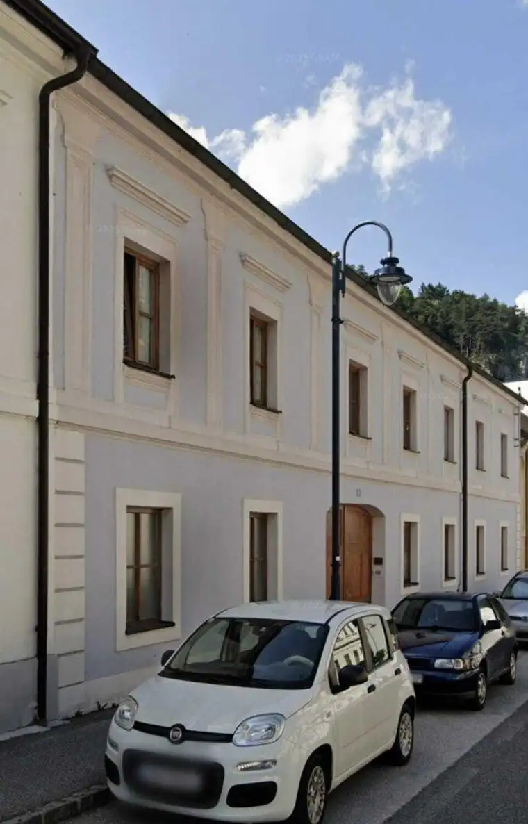 Mehrfamilienhaus mit 5 Wohneinheiten zu verkaufen!