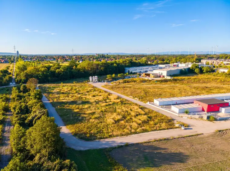 Ca. 6.768 m² Betriebsbaugrund beim Gewerbepark Nord – rund 15 Minuten zur SCS