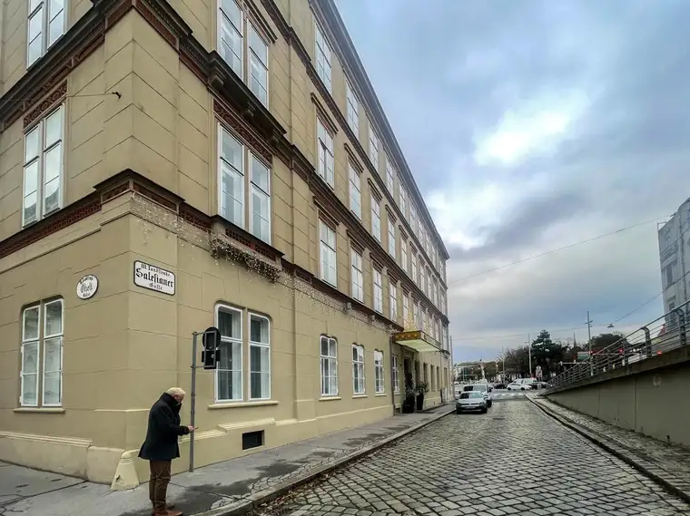 Attraktive Geschäftsfläche mit historischem Charme und vielseitigem Potenzial