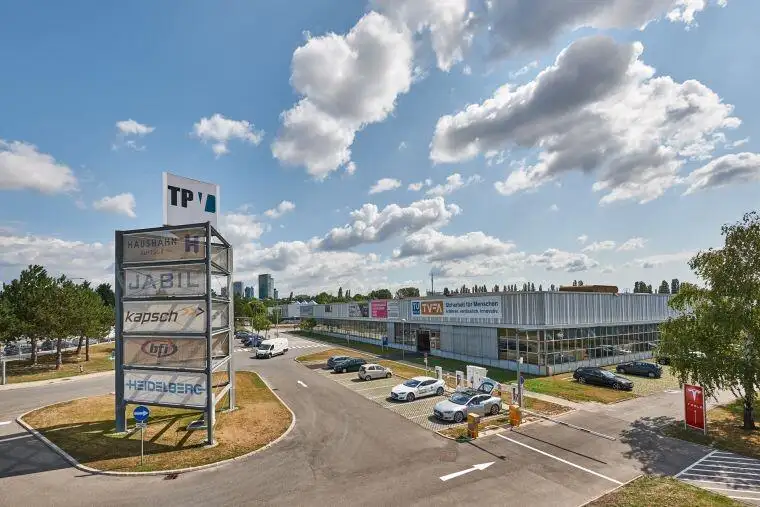 DPC | Lagerhallen iim Süden Wiens Nähe A23