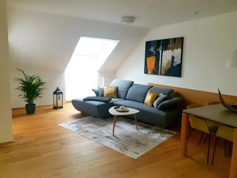 Attraktive 2-Zimmer-Wohnung inkl. Einbauküche und Loggia - Top A09