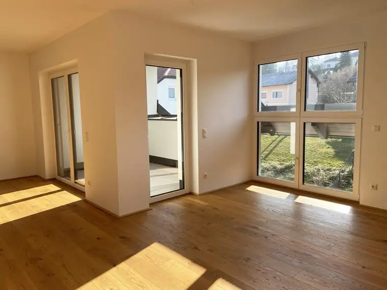 Lichtdurchflutetes Dachgeschoss mit Charme – inkl. Einbauküche und Loggia - Top B13