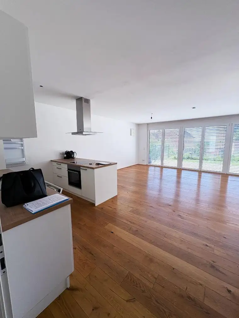 Geräumige Maisonette Wohnung inkl. Einbauküche, Terrasse, Garten und TG-Platz KOSTENLOS - Top H05