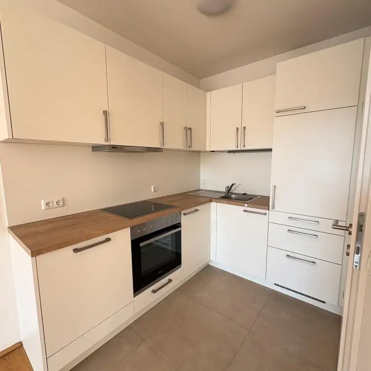Hochwertige Dachgeschoßwohnung inkl. Einbauküche und Loggia - Top A11