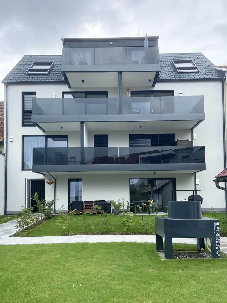 RÖMERBERG - Exklusive Mietwohnung inkl. Einbauküche und Balkon - Top 03