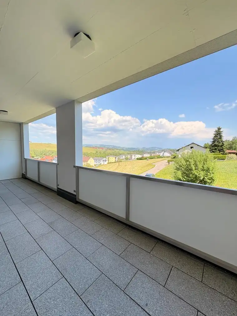 Moderne Mietwohnung inkl. Einbauküche &amp; großer Loggia - Top 05