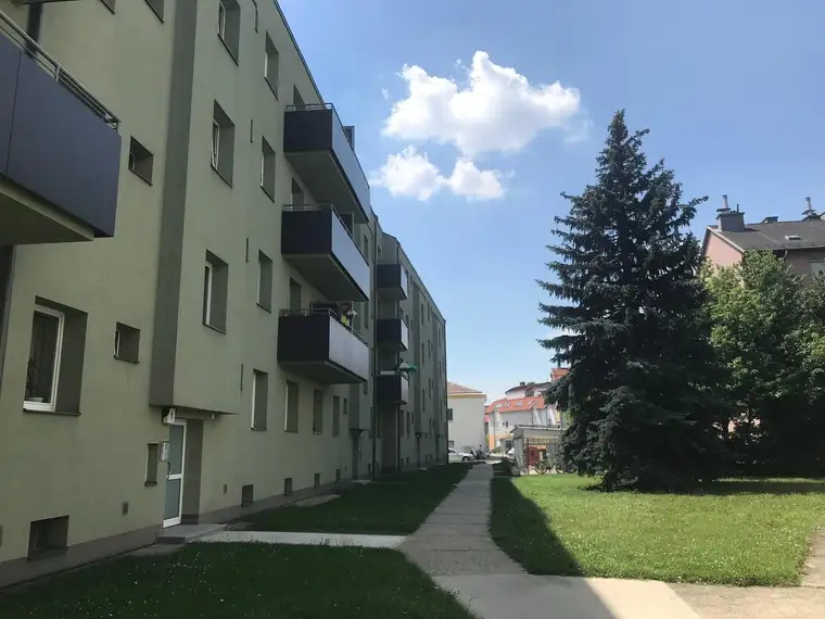 Top Preis!! 3-Zimmer Wohnung in zentraler Lage in Schwechat - auch für Anleger interessant!
