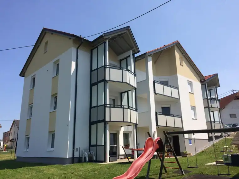 Familienfreundliche 3 Zimmerwohnung mit Blick ins Grüne