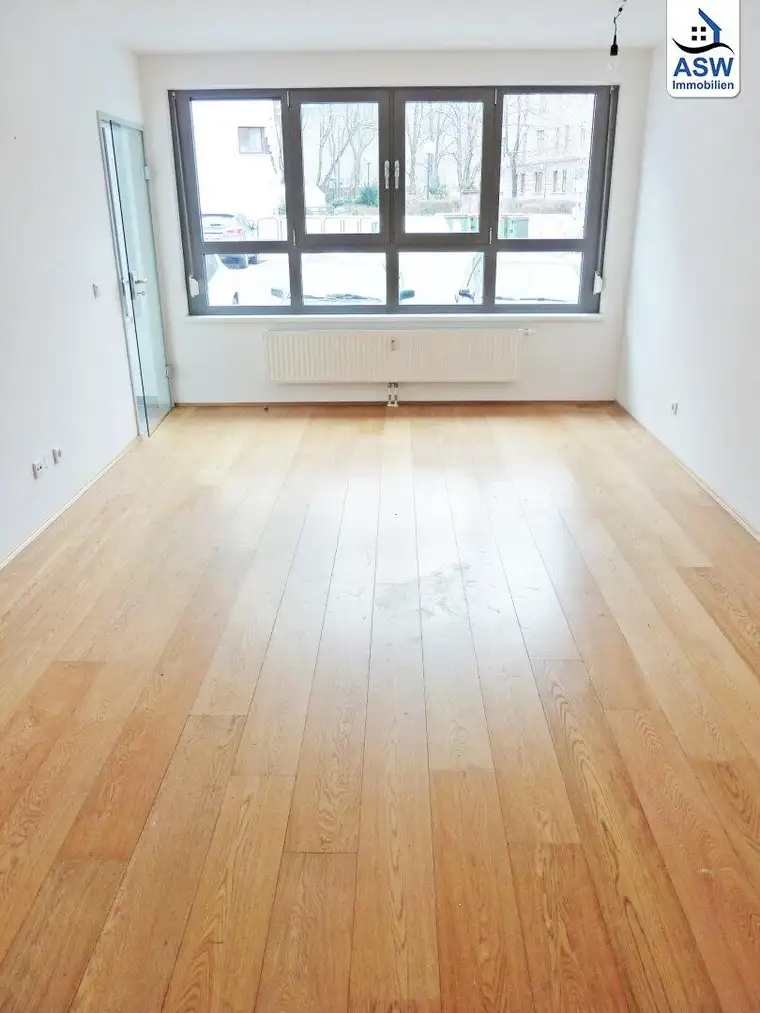 Tolle 2-Zimmerwohnung mit verglaster Veranda/Loggia in U-Bahn-Nähe
