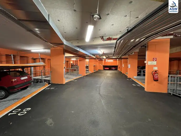 Zentrale Garagenplätze in der Huttengasse 37 (U3 Kendlerstraße)