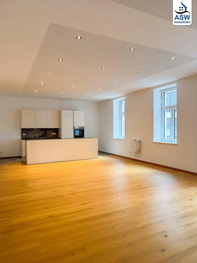 Perfekte Lage!! Top-moderne Altbauwohnung mit Balkon und Sauna in der Hauptstraße