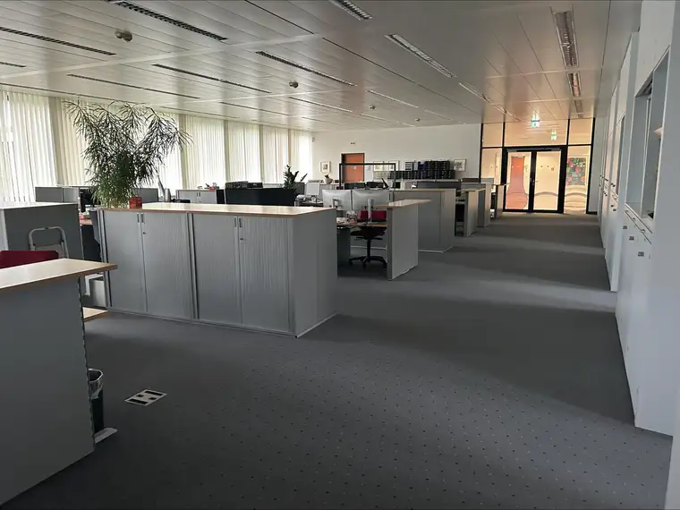 Bezugsfertige Büro - und Konferenzräume zu mieten
