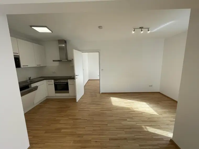 2-Zimmer-Wohnung in Innenhoflage (inkl. Heizkosten) | Tolle Anbindung gegenüber U3 Hütteldorfer Straße!