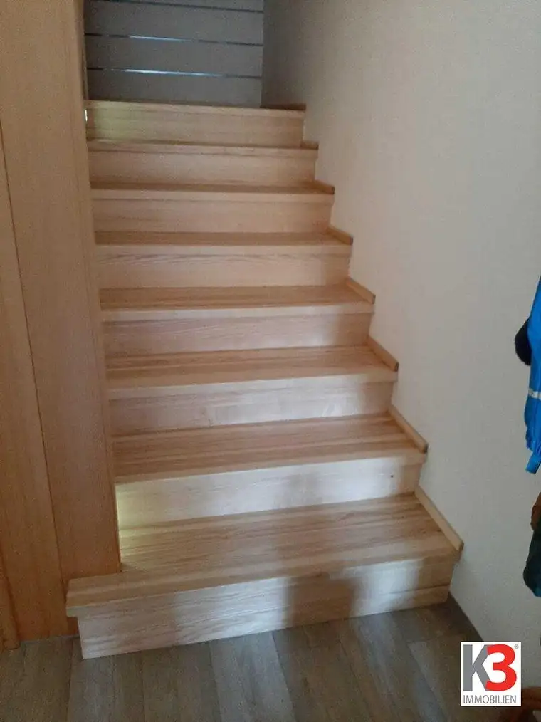 K3 - Zweifamilienhaus in Ranshofen: 8 Zimmer, Garten, Balkon - auch für Anleger geeignet!!