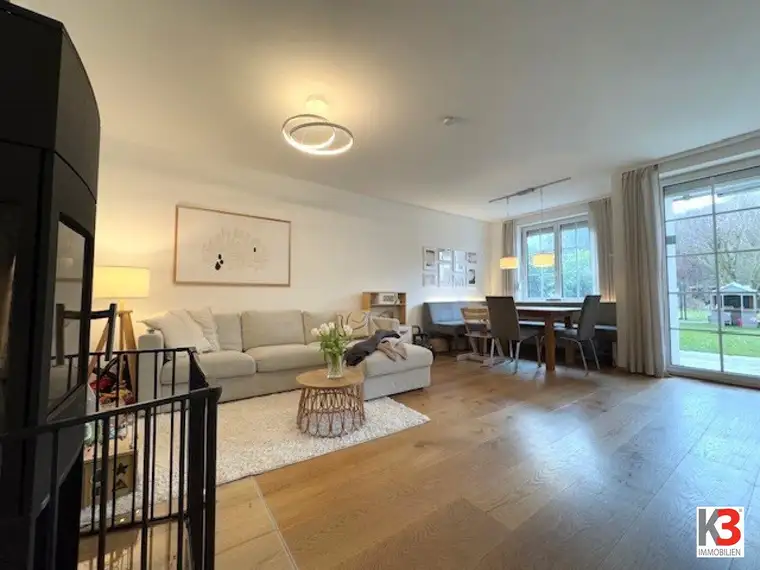 K3 - Sonnige, sehr geschmackvoll renovierte 3-Zimmer-Gartenwohnung in natur- und stadtnaher Lage! Eigener Parkplatz inklusive!