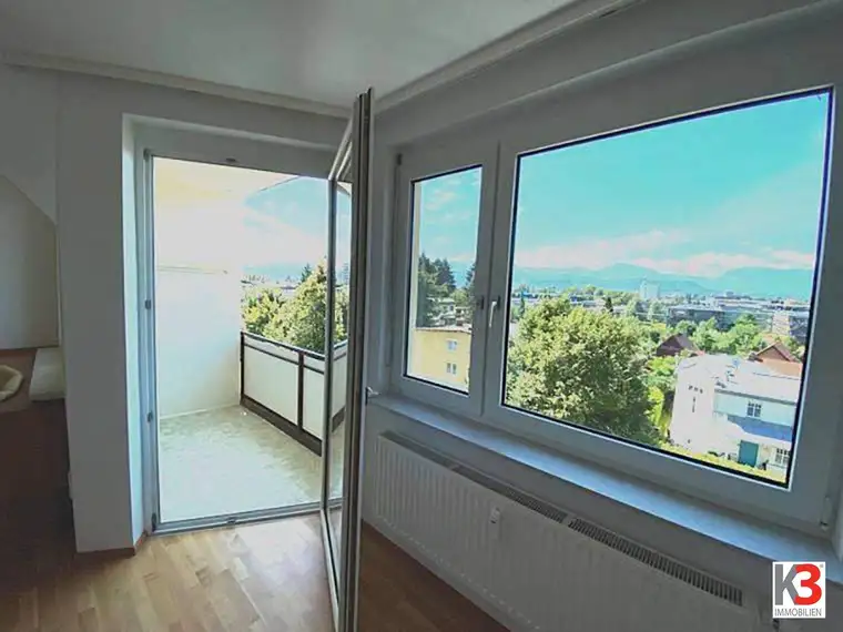 K3 - WUNDERSCHÖNE TOP SANIERTE EIGENTUMSWOHNUNG, Bestlage Spitalberg, neuwertig, Südbalkon mit wunderbarem Ausblick auf Klagenfurt und die Karawanken.