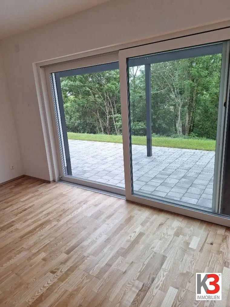 K3 - WOHNTRAUM: Großzügige Doppelhaushälfte. Moderner Neubau im Erstbezug. Hochwertige, elegante Ausführung.Grosse Terrasse. Carport. Unverbaubarer Fernblick nach Süden.