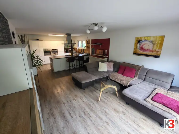 K3 - Neuwertiger Bungalow mit großem Grundstück in sonniger Lage