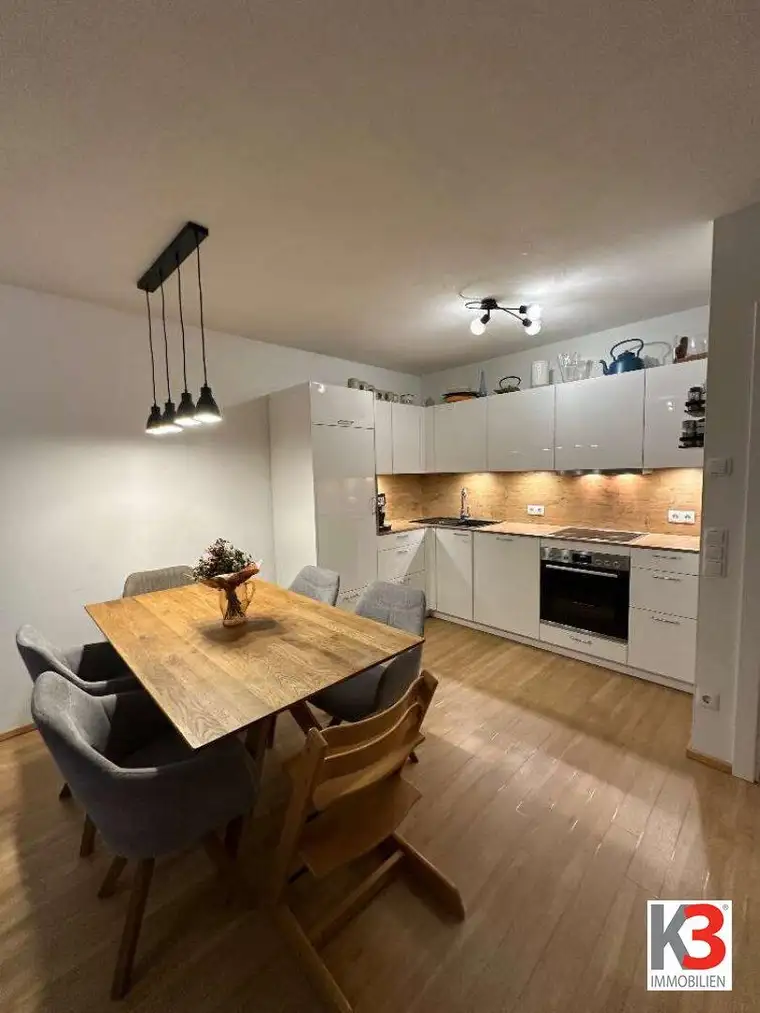 K3 - Elixhausen - Moderne 3-Zimmer-Wohnung in neuwertigem Zustand, Südbalkon, 1 Tiefgaragenplatz!!!