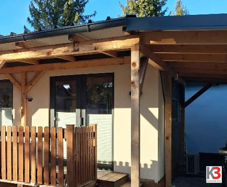 K3 - MODUL-HAUS IN GEHOBENER BAUWEISE: Wohnfläche 41 m2, 2 Zimmer, große Terrasse und neues Carport. Toller Preis.