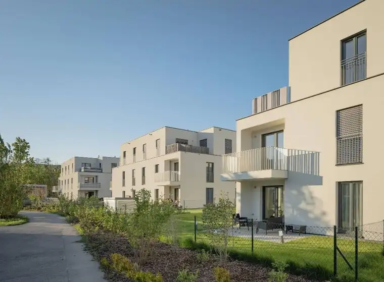2 Zimmer Wohnung mit Garten und Terrasse
