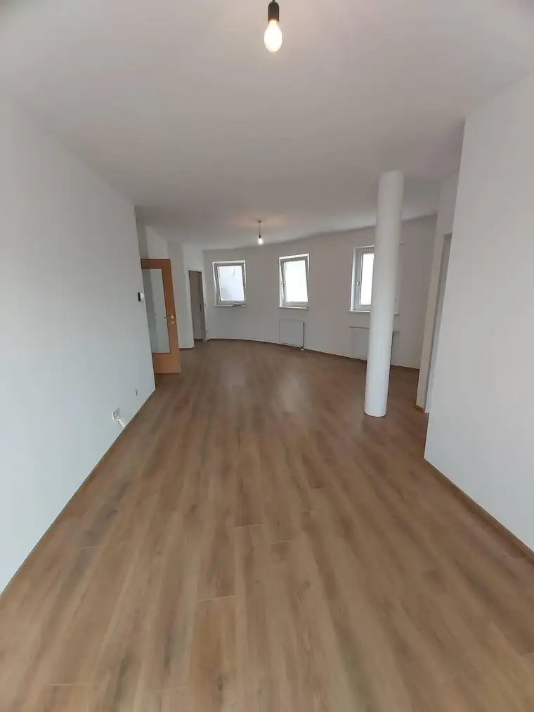 Topsanierte 3-Zimmer-Wohnung mit neuer Küche