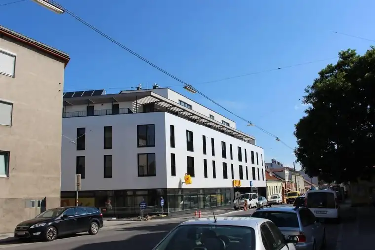 Breitenfurterstrasse Garagenplatz