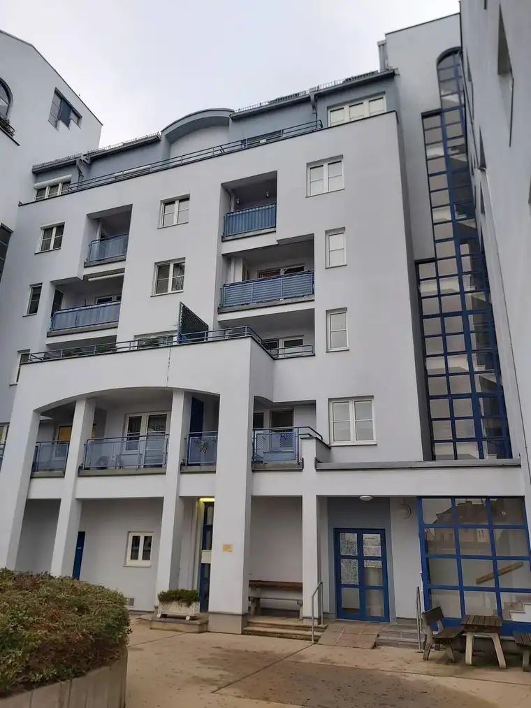 großzügige 2-Zimmer-Wohnung inkl. Heizkosten und Loggia