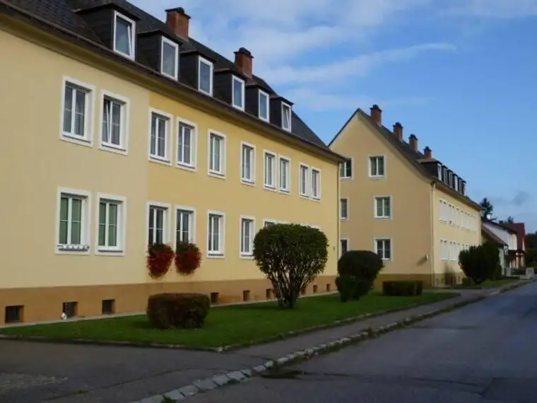 Leistbare Wohnung mit schöner Küche und Gartenbereich in Wilhelmsburg – ab sofort!