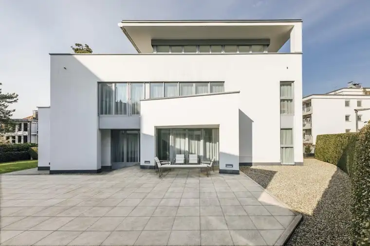 Stilvolles Wohnen in Toplage am Bodensee – Elegante Villa mit beeindruckender Architektur