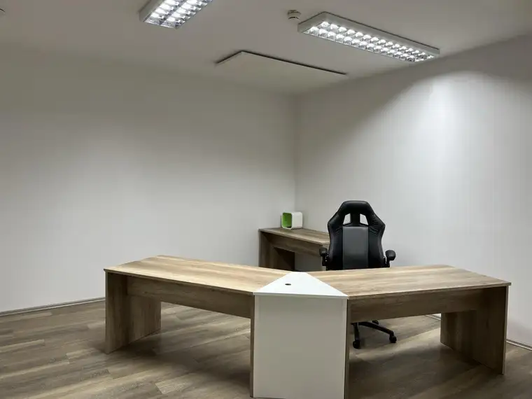 ++ teilmöbliertes, kleines Büro mit Teeküche und Schulungsraum ++
