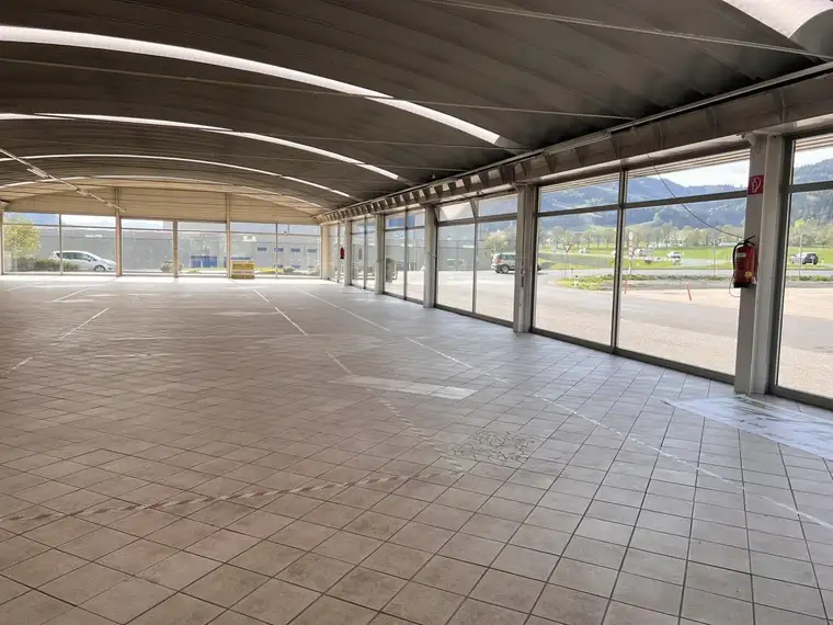 500 m2 Verkaufs-, Betriebsfläche top Frequenzlage zur S36