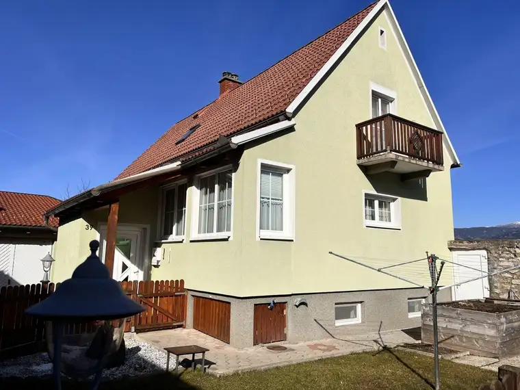 top gepflegtes Wohnhaus in der Stadt (mit Garage!)