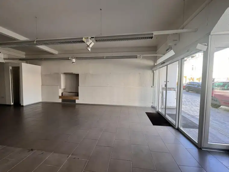 + 200 m² barrierefreies Geschäftslokal im EG am Hauptplatz in Judenburg +