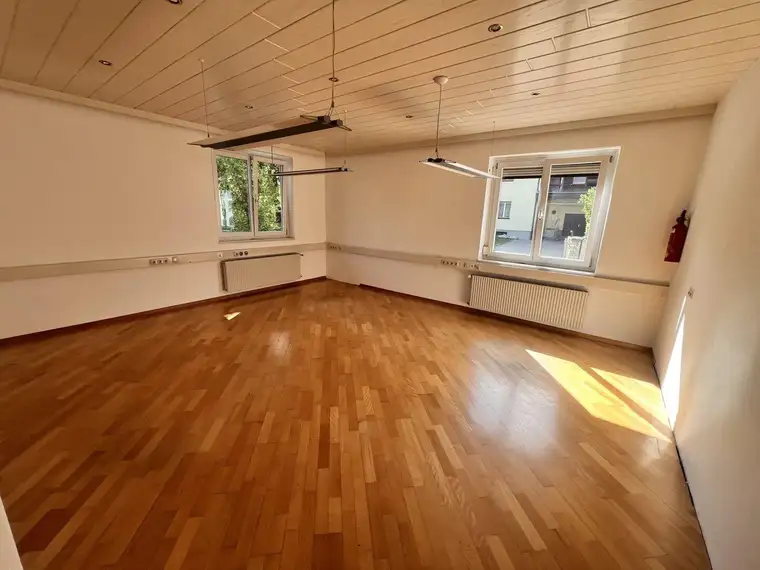 ++104 m² Büro/Praxis im EG in zentraler Stadtlage++