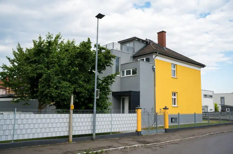 ++Stadthausvilla - top saniert - mit viel Charme und schönem Garten++