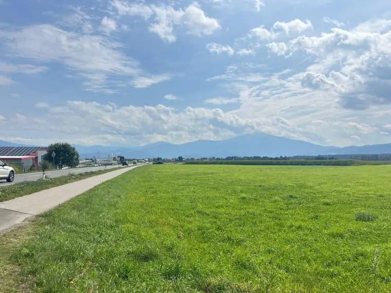 1,04 ha Wiesenfläche nahe Gewerbepark Fohnsdorf