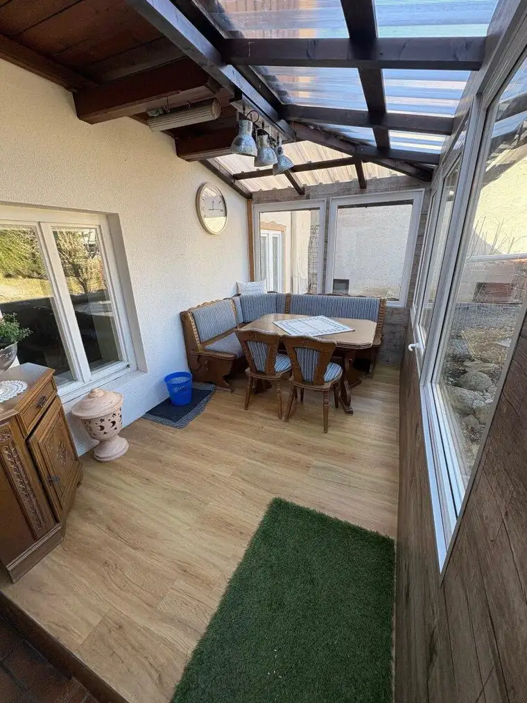 Einfamilienhaus mit Nebengebäude für vielseitige Nutzungen