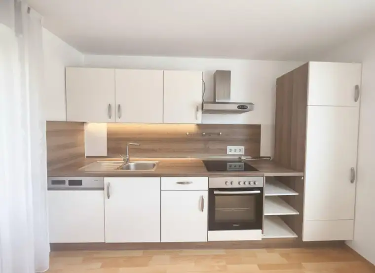 90 m² Wohnung mit neuer Küche, barrierefrei