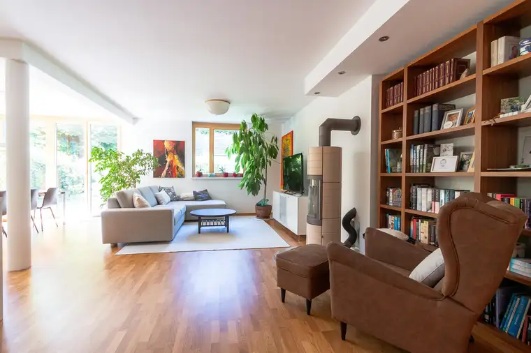 Geräumiges und exklusives Wohnen in Top-Ruhelage am Gießhübl und das zu einem vernünftigen Preis!