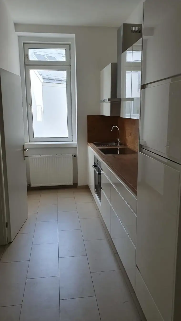 GROßZÜGIGE 2 Zimmerwohnung mit Einbauküche um NUR € 799,00 inkl. BK und Mwst