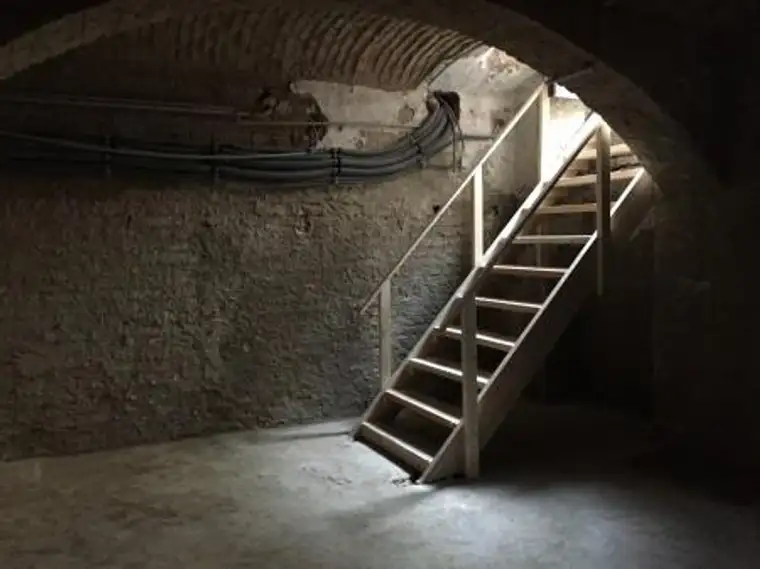 Souterrain - LAGER, 47 m2 PREIS AUF ANFRAGE