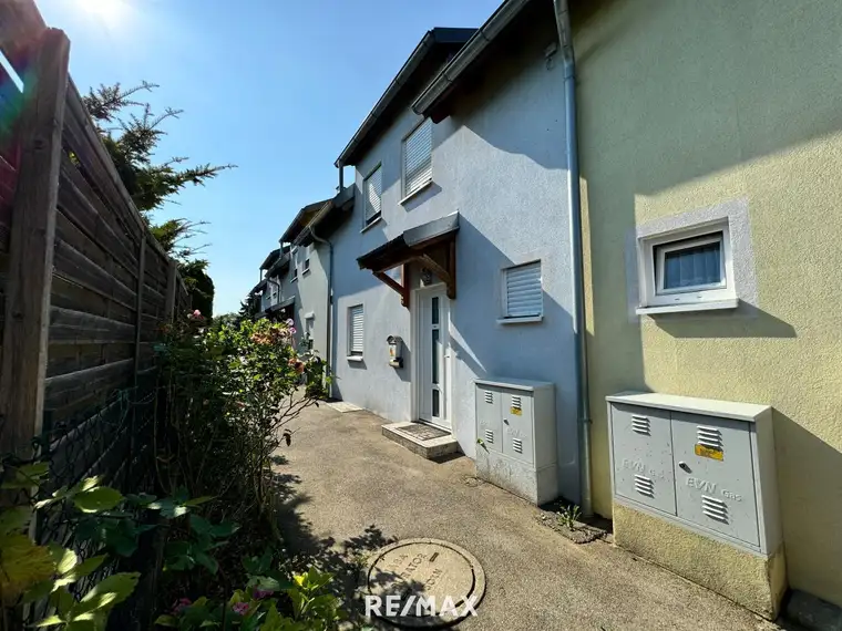 Familiengerechtes Reihenhaus mit kleinem Garten in ruhiger Lage