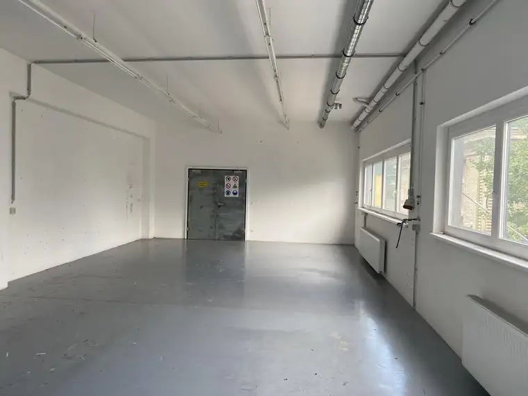 //LOFT// Büro/Lager/Werkstatt beim BHF Liesing