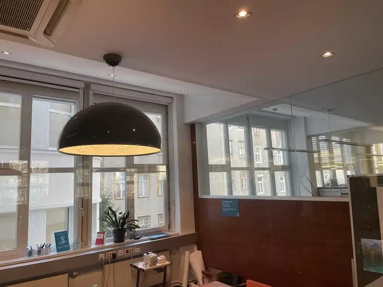 Loftartiges Büro in saniertem Fabriksgebäude - vielseitig nutzbar - neben künftiger U2 Station.