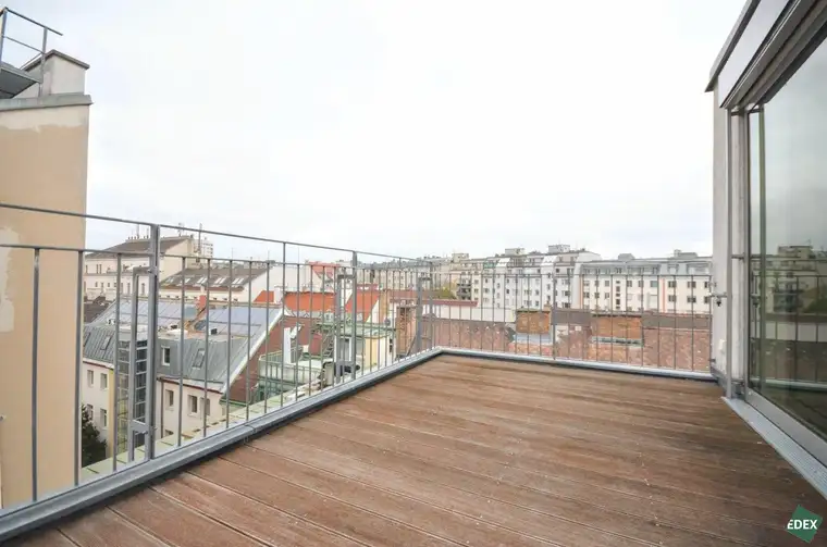 Über den Dächern Wiens: Klimatisierte 4-Zimmer-Wohnung mit 2 großen Terrassen