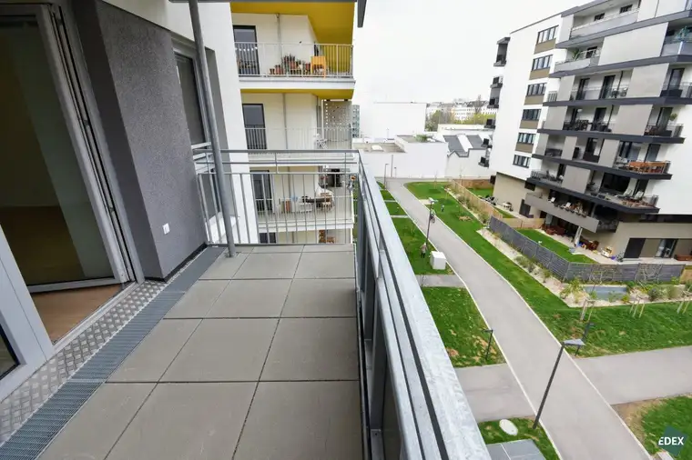 IU – Schöne 2-Zimmer-Wohnung mit Balkon